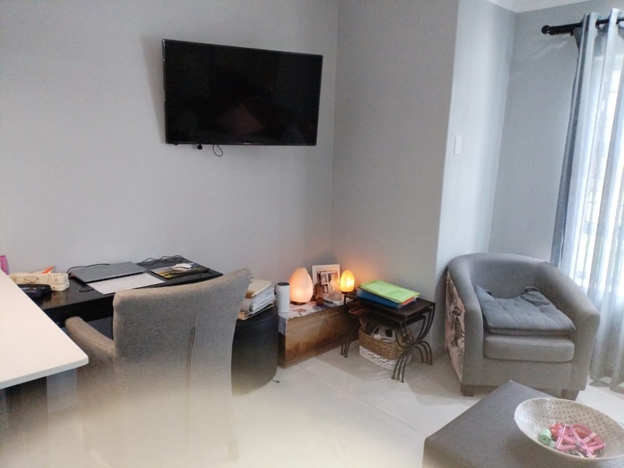 To Let 1 Bedroom Property for Rent in Fernglen Eastern Cape